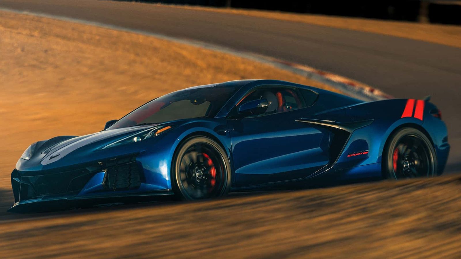 Η Chevrolet Corvette Grand Sport έχει νέο V8 μοτέρ και 542 άλογα